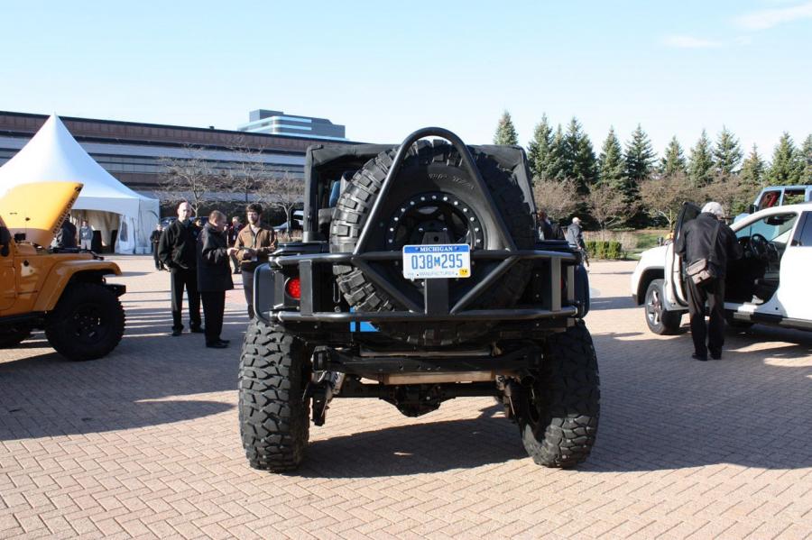  Jeep Wrangler Apache Concept 2012 года  (фото 14 из 30)